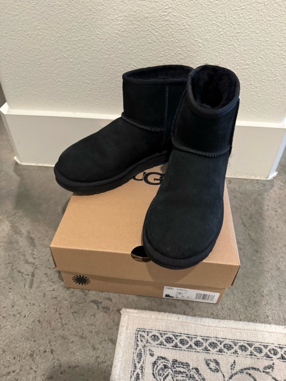 UGG Classic Mini II